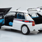 Lancia Delta HF Integrale 6 Weiss Kyosho 1:18 - image 3 of 8