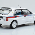 Lancia Delta HF Integrale 6 Weiss Kyosho 1:18 - image 4 of 8