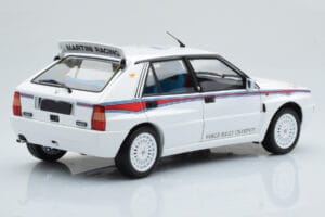 Lancia Delta HF Integrale 6 Weiss Kyosho 1:18 08344E Metall – Bild 4 von 8