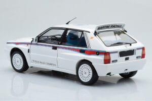 Lancia Delta HF Integrale 6 Weiss Kyosho 1:18 08344E Metall – Bild 7 von 8