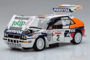 Lancia Delta HF Integrale Evoluzione #2 C. Sainz / L. Moya Tour de Corse 1993 Kyosho 1:18 08348J Metall – Bild 2 von 9
