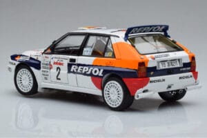 Lancia Delta HF Integrale Evoluzione #2 C. Sainz / L. Moya Tour de Corse 1993 Kyosho 1:18 08348J Metall – Bild 6 von 9