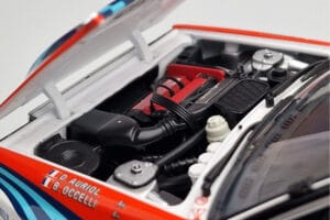 Lancia Delta HF Integrale Evoluzione #3 D. Auriol / B. Occelli Tour de Corse 1992 Kyosho 1:18 08348H Metall – Bild 8 von 9