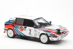 Lancia Delta Integrale 16V #2 M. Biasion / T. Siviero Rally Safari 1990 IXO 1:18 18RMC139A Metall – Bild 4 von 6