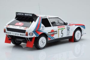 Lancia Delta S4 #5 M. Biasion / T. Siviero Rally San Remo 1986 IXO 1:18 18RMC130B Metall – Bild 2 von 6