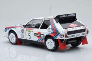 Lancia Delta S4 #5 M. Biasion / T. Siviero Rally San Remo 1986 IXO 1:18 18RMC130B Metall – Bild 5 von 6