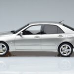 Lexus IS200 XE10 Silber Otto 1:18 OT991 Resin - image 3 of 6