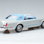 Lincoln Continental Mark V Silber MCG 1:18 - image 2 of 6