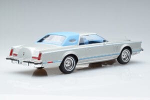 Lincoln Continental Mark V Silber MCG 1:18 MCG18403 Metall – Bild 2 von 6