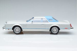 Lincoln Continental Mark V Silber MCG 1:18 MCG18403 Metall – Bild 3 von 6
