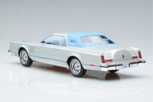 Lincoln Continental Mark V Silber MCG 1:18 MCG18403 Metall – Bild 5 von 6