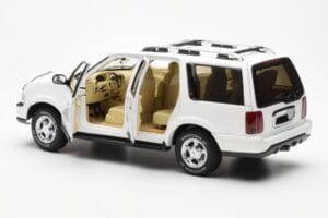 Lincoln Navigator Weiss AUTOart 1:18 72761 Metall – Bild 5 von 8