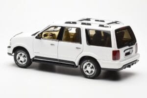 Lincoln Navigator Weiss AUTOart 1:18 72761 Metall – Bild 7 von 8