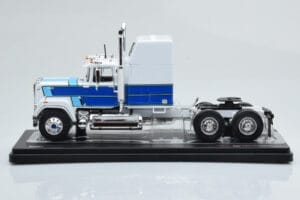 Mack Superliner Magnum Weiss Blau IXO 1:43 TR165 Metall – Bild 3 von 6