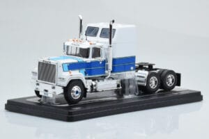 Mack Superliner Magnum Weiss Blau IXO 1:43