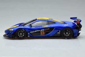 McLaren P1 GTR Blau Mit Gelben Streifen AUTOart 1:18 81542 Komposit – Bild 4 von 7