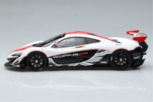 McLaren P1 GTR Hochglanz Weiß Mit Roten Streifen AUTOart 1:18 81541 Komposit – Bild 4 von 7