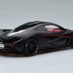 McLaren P1 Matt Schwarz AUTOart 1:18 - image 3 of 9