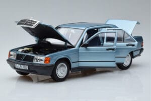 Mercedes 190E W201 Hellblau Norev 1:18 183828 Metall – Bild 2 von 7