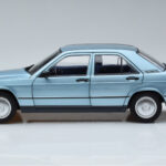 Mercedes 190E W201 Hellblau Norev 1:18 - image 4 of 7