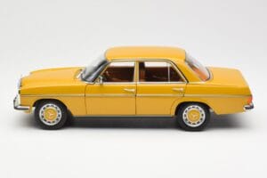 Mercedes 200/8 W115 Sahara Gelb Norev 1:18 183771 Metall – Bild 4 von 8