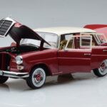 Mercedes 200 W110 Rot Norev 1:18 - image 2 of 7