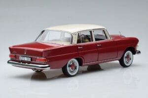 Mercedes 200 W110 Rot Norev 1:18 183706 Metall – Bild 3 von 7