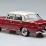 Mercedes 200 W110 Rot Norev 1:18 - image 7 of 7