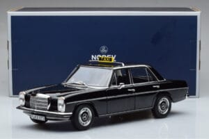 Mercedes 200 W115 Taxi Norev 1:18 183776 Metall – Bild 7 von 7