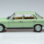 Mercedes 200 W123 Grün Norev 1:18 183796 Metall - image 4 of 7