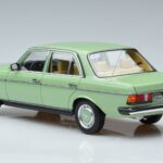 Mercedes 200 W123 Grün Norev 1:18 183796 Metall - image 6 of 7