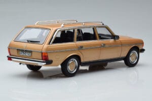 Mercedes 200T S123 Beige Norev 1:18 183738 Metall – Bild 3 von 9
