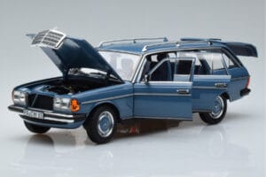 Mercedes 200T S123 Blau Norev 1:18 183737 Metall – Bild 2 von 7