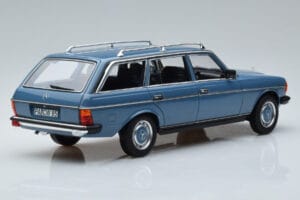 Mercedes 200T S123 Blau Norev 1:18 183737 Metall – Bild 3 von 7