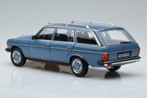 Mercedes 200T S123 Blau Norev 1:18 183737 Metall – Bild 6 von 7