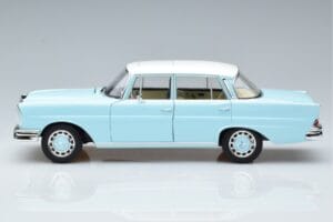 Mercedes 220 S W111 Blau Norev 1:18 183920 Metall – Bild 4 von 7