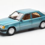 Mercedes 230E W124 Beryl Metallic Händler Edition Norev 1:18