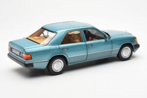 Mercedes 230E W124 Beryl Metallic Händler Edition Norev 1:18 B66040698 Metall – Bild 3 von 8