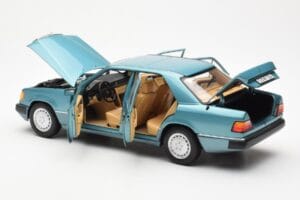 Mercedes 230E W124 Beryl Metallic Händler Edition Norev 1:18 B66040698 Metall – Bild 5 von 8