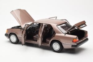 Mercedes 230E W124 Rosewood Metallic Händler Edition Norev 1:18 B66040697 Metall – Bild 5 von 8