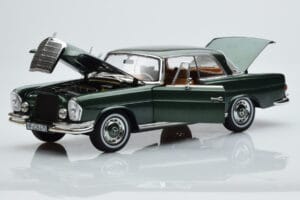 Mercedes 250 SE Coupe W111 Grün Metallic Limitierte Auflage Norev 1:18 183764 Metall – Bild 2 von 7