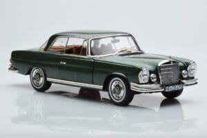 Mercedes 250 SE Coupe W111 Grün Metallic Limitierte Auflage Norev 1:18 183764 Metall – Bild 5 von 7