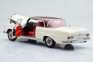 Mercedes 280 SE W108 Weiss AUTOart 1:18 76287 Metall – Bild 3 von 8