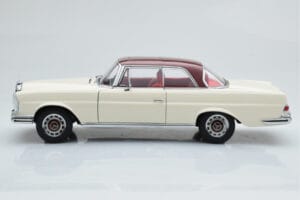 Mercedes 280 SE W108 Weiss AUTOart 1:18 76287 Metall – Bild 5 von 8