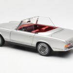 Mercedes 280 SL W113 Pagode Silber Schuco 1:18 - image 7 of 8