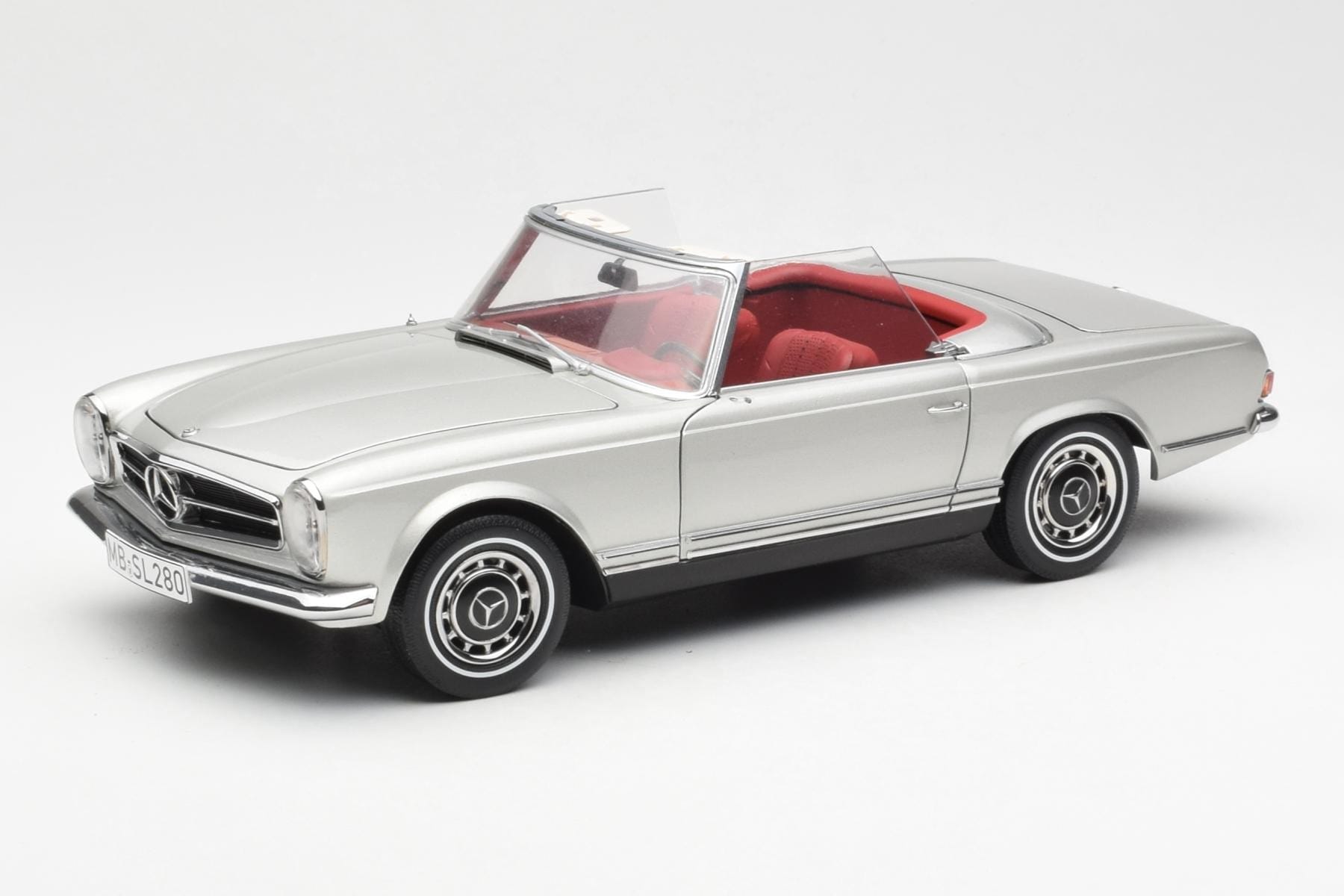 Mercedes 280 SL W113 Pagode Silber Schuco 1:18 450035000 Metall