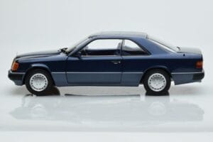 Mercedes 300 CE-24 C124 Coupe Nautical Blau Limitierte Auflage Norev 1:18 183882 Metall – Bild 4 von 7