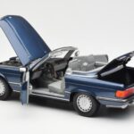 Mercedes 300 SL R107 Nautikblau Norev 1:18 - image 5 of 8