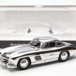 Mercedes 300 SL W198 Chrom Minichamps 1:18 - image 8 of 8