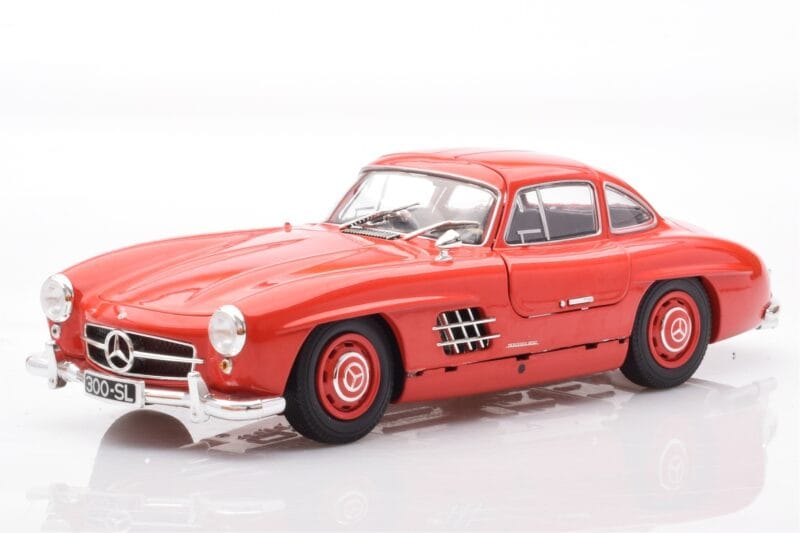 Mercedes 300 SL W198 Gullwing Rot Minichamps 1:18